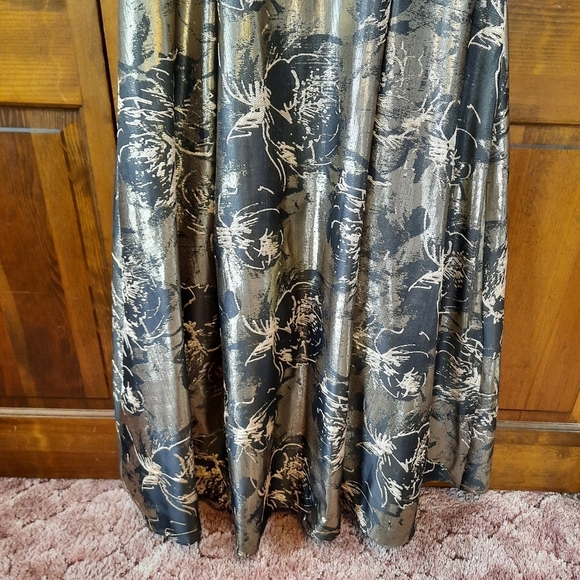 🛍 Aidan Mattox Metallic Gold Floral Jacquard Maxi Evening Gown Size 14 - Picture 5 of 15